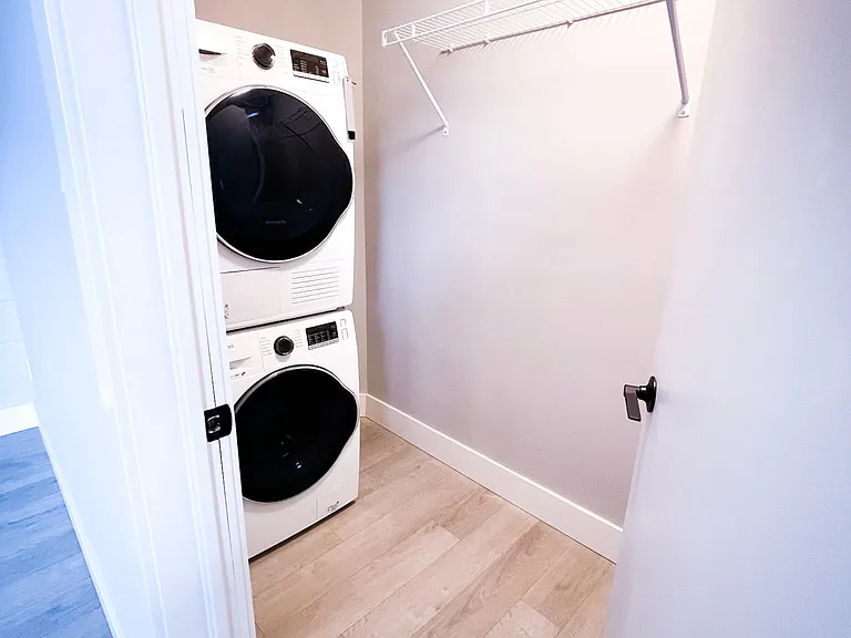 43 Montrose Ave #70 — Photo 5