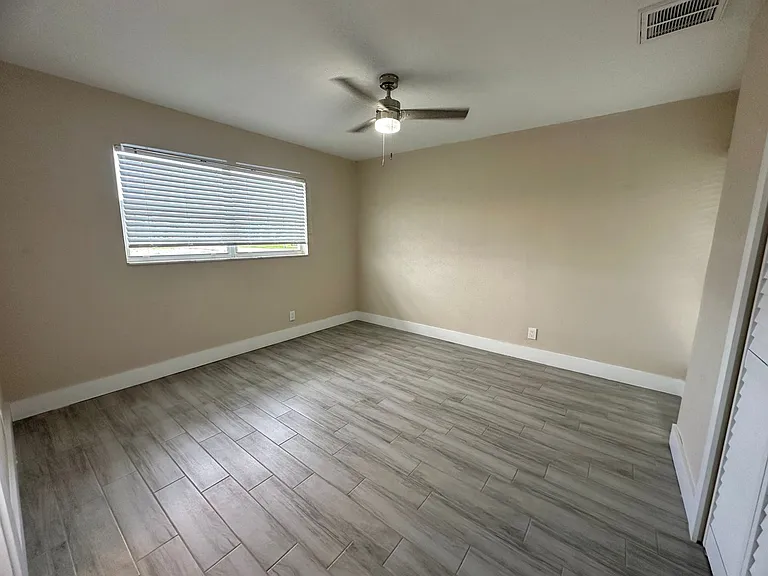 3629 SE 15th Pl — Photo 13