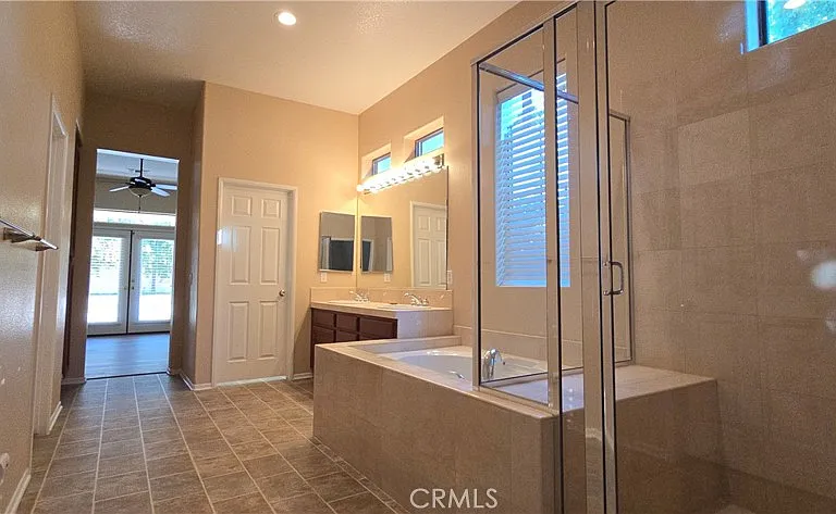 69 San Marino Cir — Photo 32