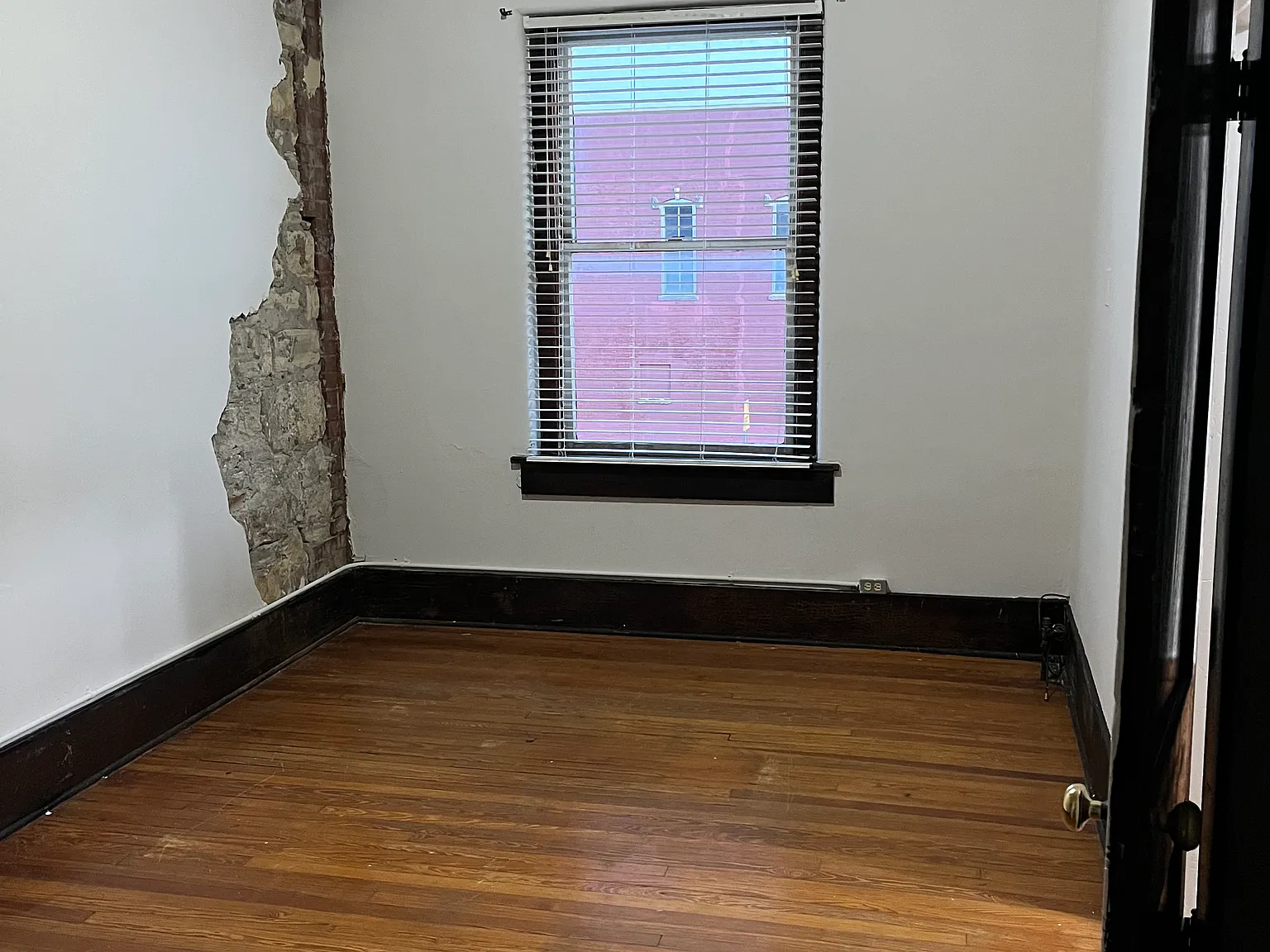 2 bed, 1500 sqft, $850 — Photo 3