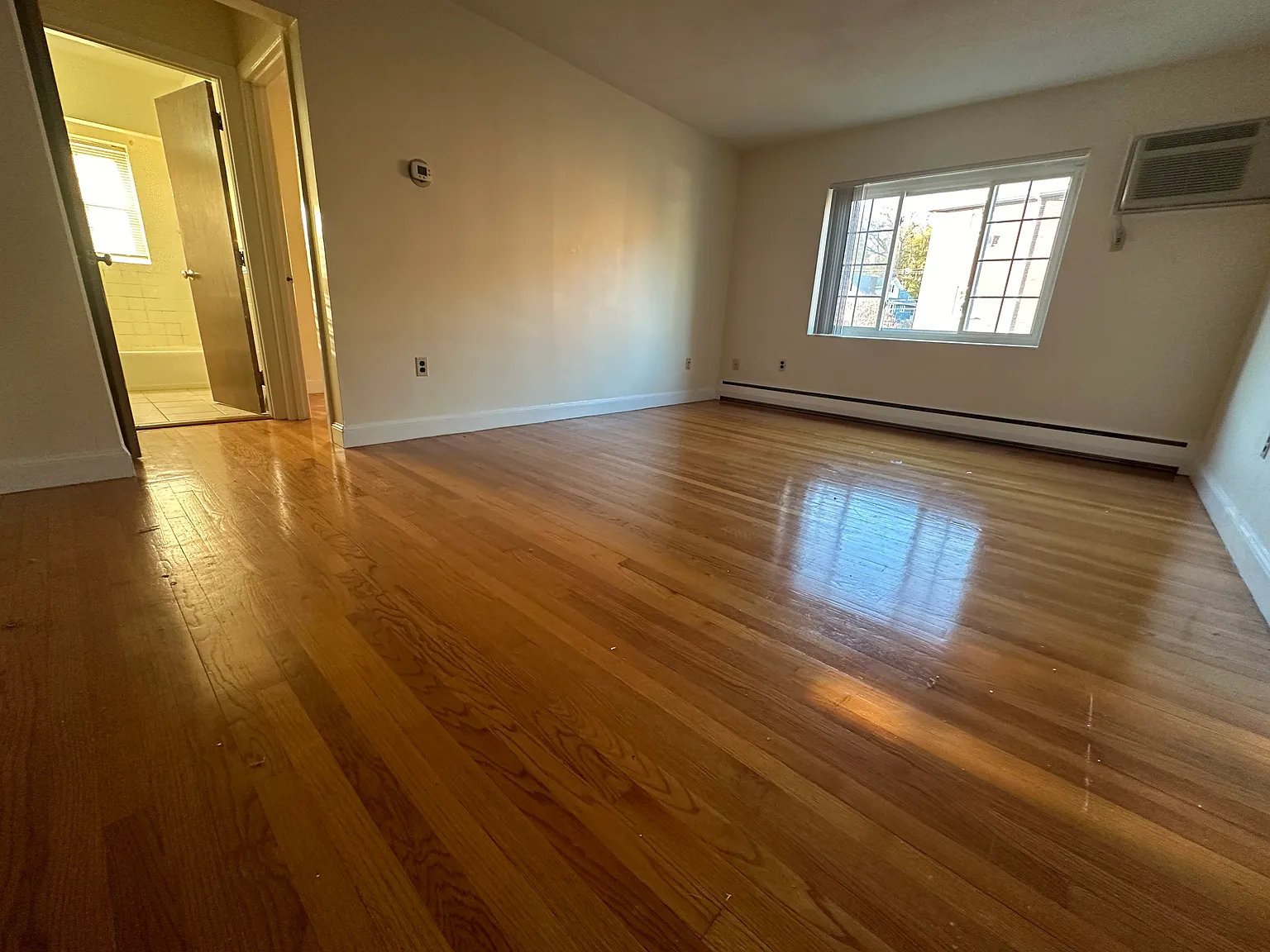 1 bed, 700 sqft, $2,200 — Photo 4