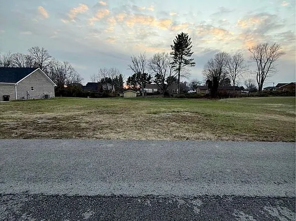 103 Thorn Side Dr, Campbellsville, KY 42718