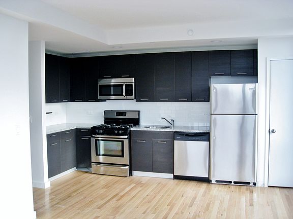 4th image of 401 W 25th St APT 17E