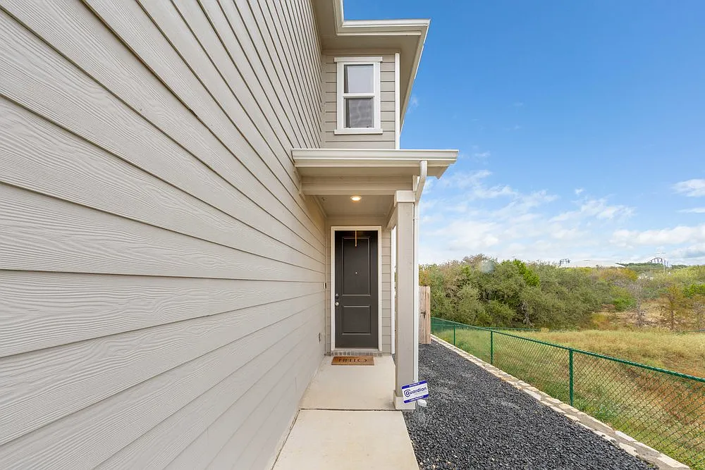 Building Photo - 10643 W Military Dr #33