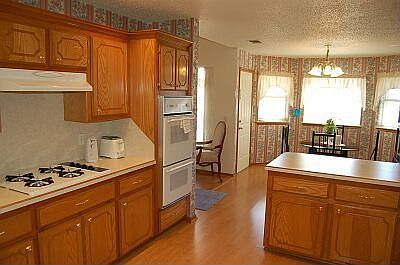 5th image of 2604 E Hills Dr
