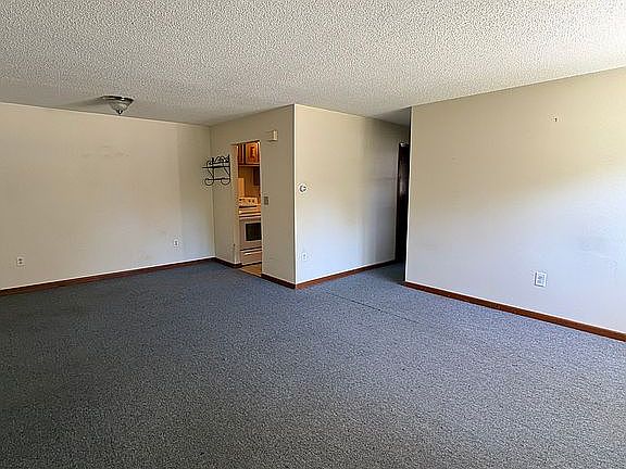 3rd image of 9 Thompson Rd APT 2A