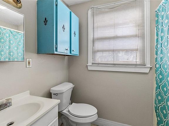 4th image of 816-18 Gordon St