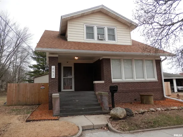 653 N Cedar St, Galesburg, IL 61401