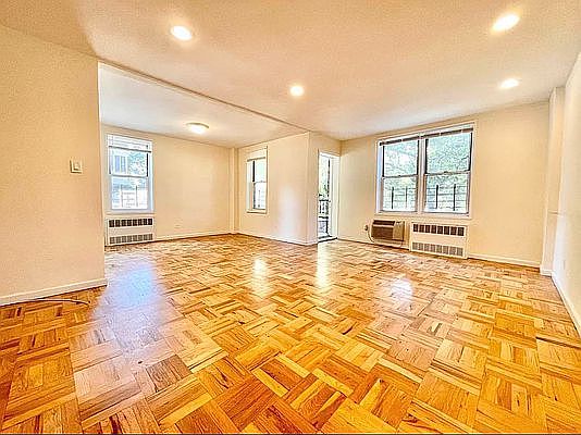 1st image of 245-30 Grand Central Pkwy #4L
