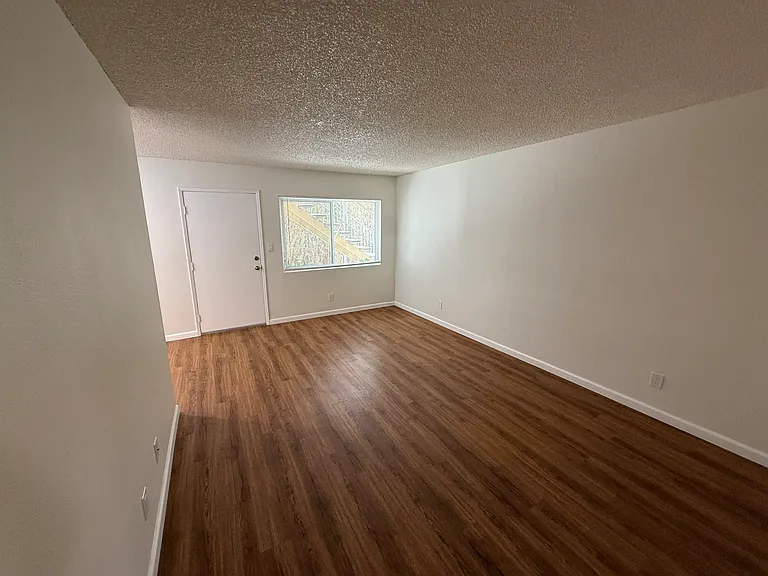 3911 Oregon St #6 — Photo 7