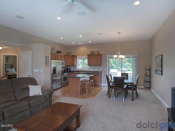 5th image of 556 Lasalle Ave NW