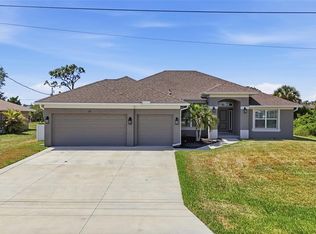 119 Long Meadow Ln, Rotonda West, FL 33947