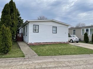 70 Buckboard Dr, Wheeling, IL 60090