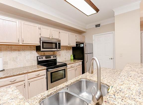 5th image of 11530 Villa Grand APT 1105