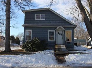 5 Johnson St, Lewiston, ME 04240