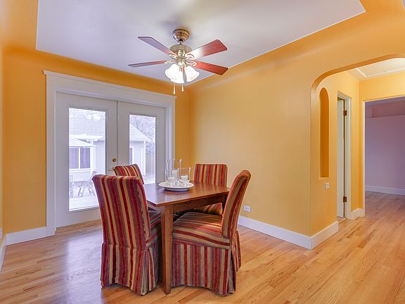 DR with French Doors to Pati