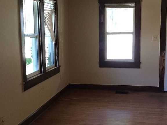 5th image of 308 E Hillside Dr