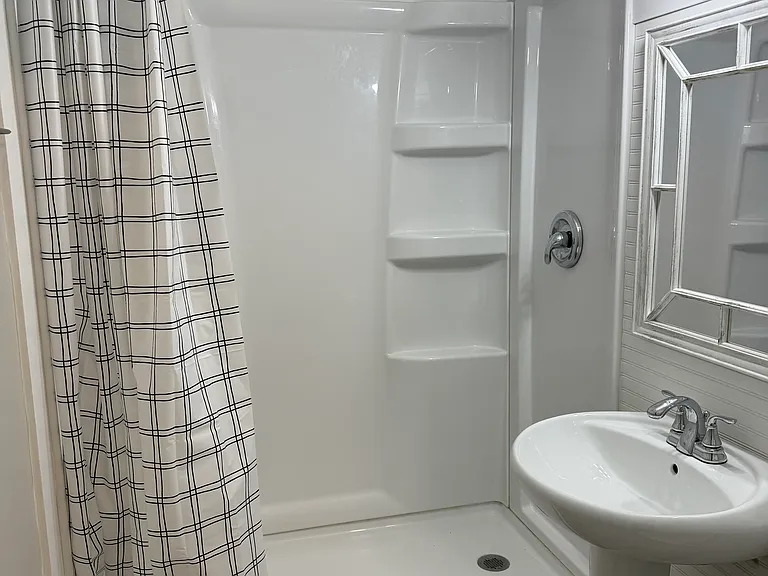 1021 N 5th St #5 — Photo 2