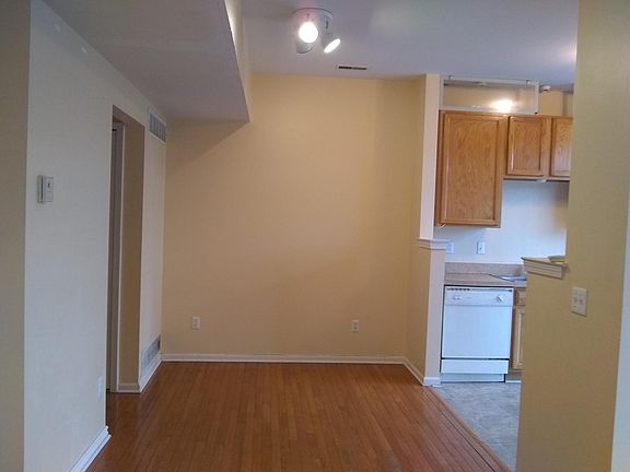 4th image of 802 Summerfield Dr #249