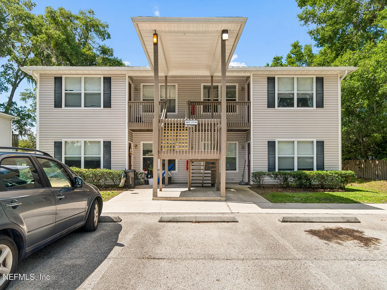 2 bed, 1.5 bath, 920 sqft, $1,195 — Photo 2