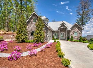 318 Millbrae Loop, Hendersonville, NC 28791