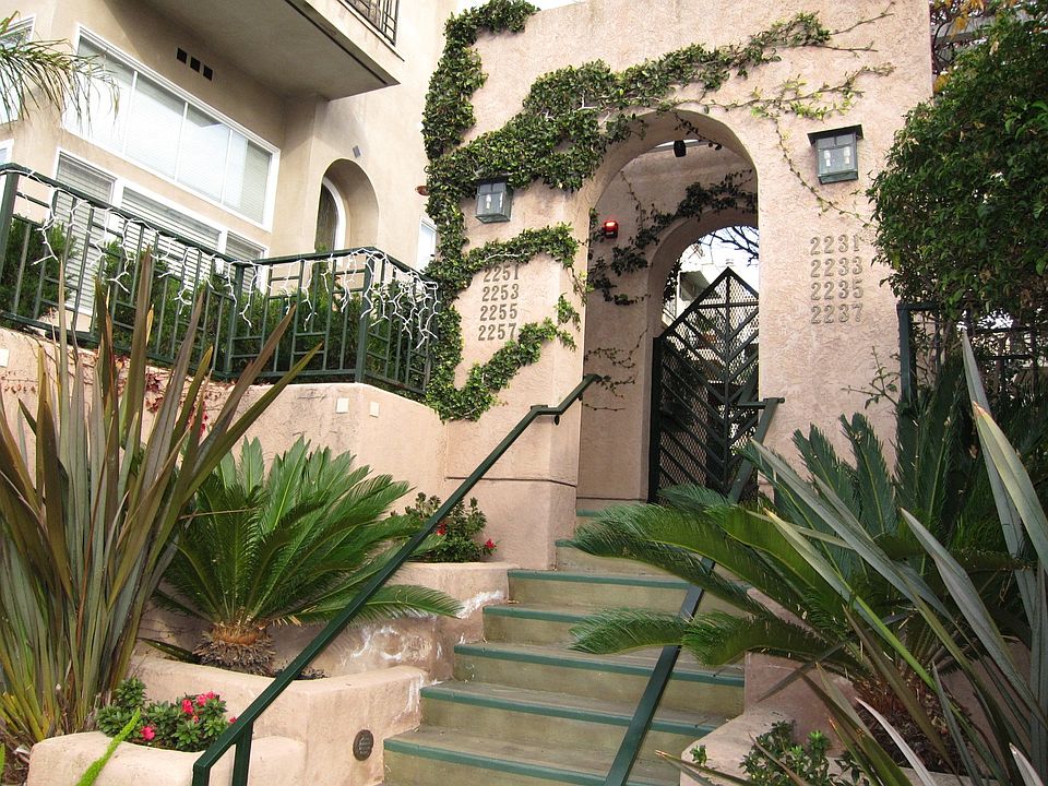 Front Courtyard Entrance Gate