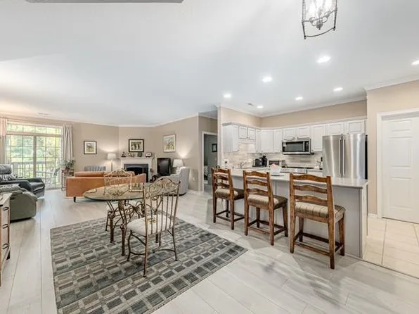 13050 West Bluemound ROAD #205, Elm Grove, WI 53122
