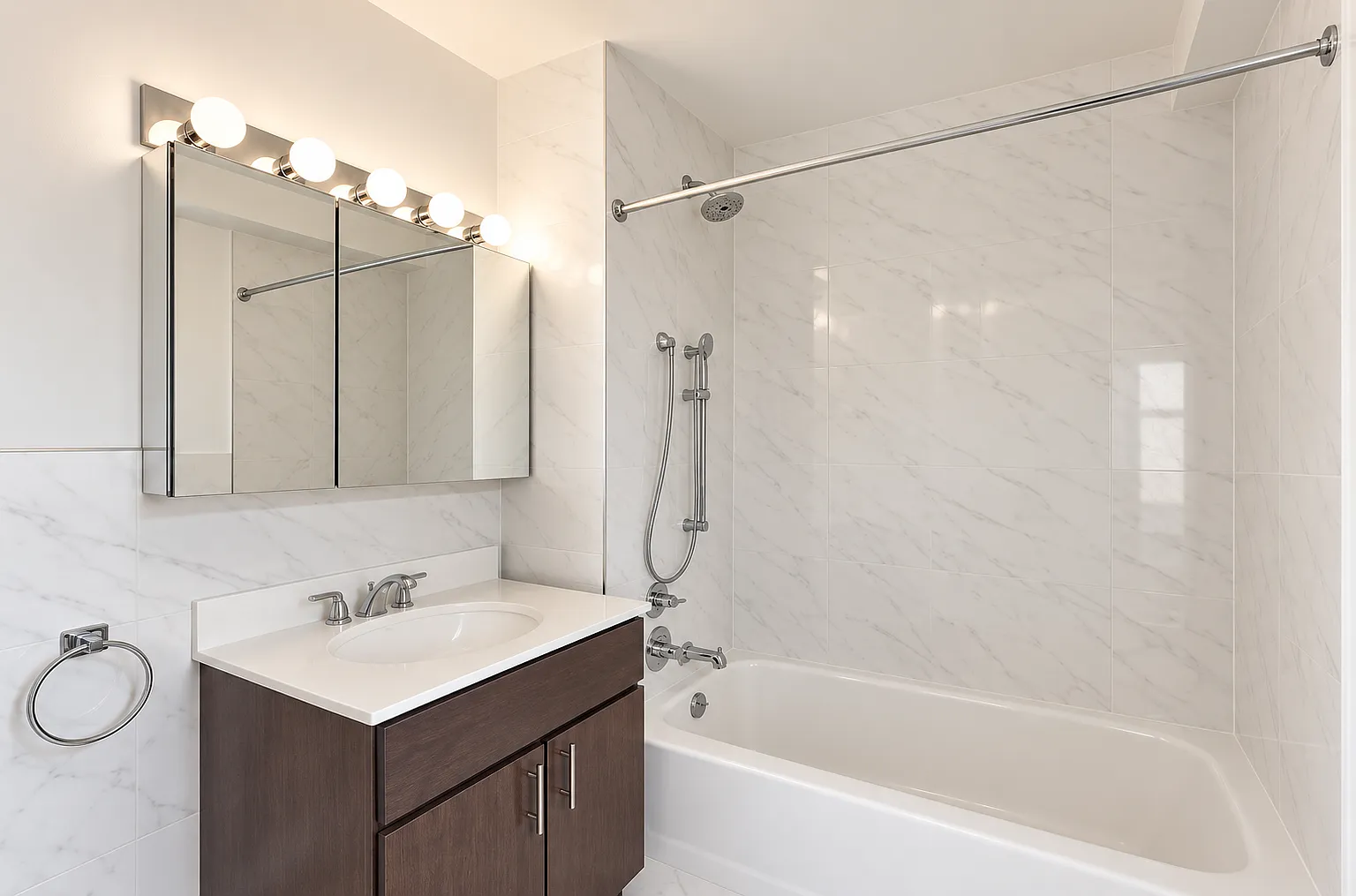 2763 Morris Avenue — Photo 4