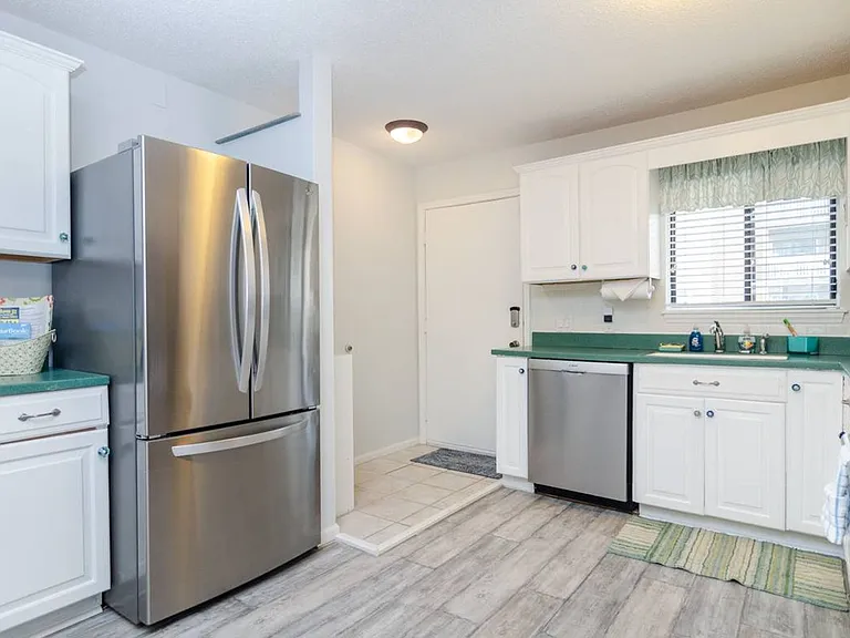 1101 Lake Park Blvd S #1B — Photo 12