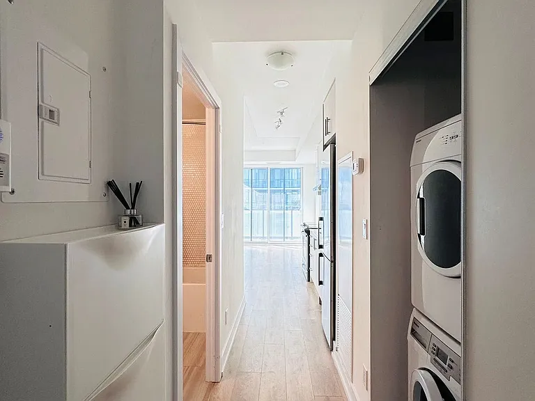150 Fairview Mall Dr #703 — Photo 2