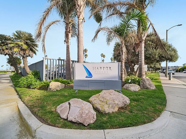 4200 Harbor Blvd — Photo 13