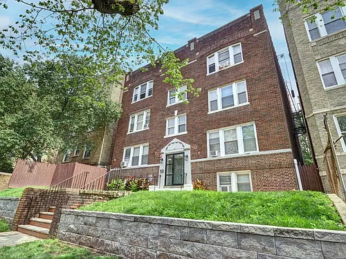 496 Park Ave Photo 1