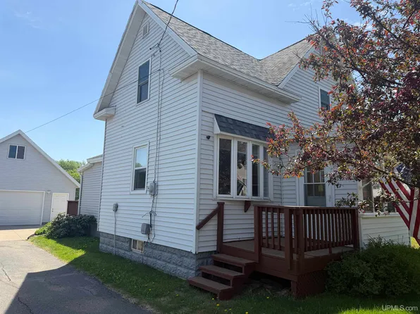 145 Silver St, Ishpeming, MI 49849