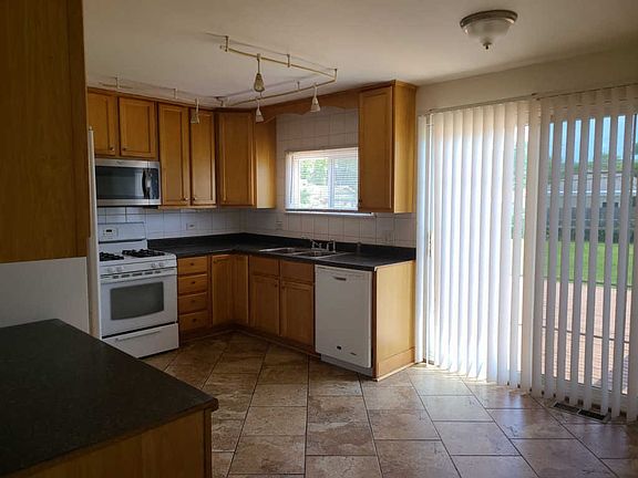 5th image of 1S179 Buttercup Ln