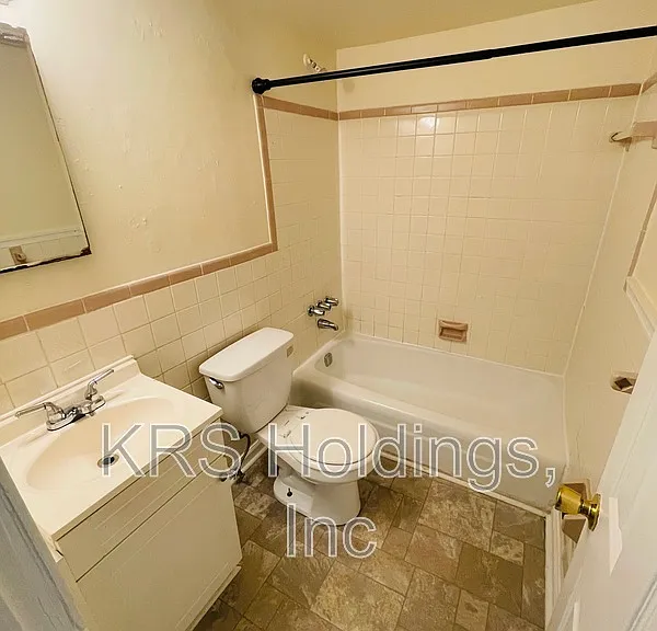 946 W Ocean View Ave #1 — Photo 5