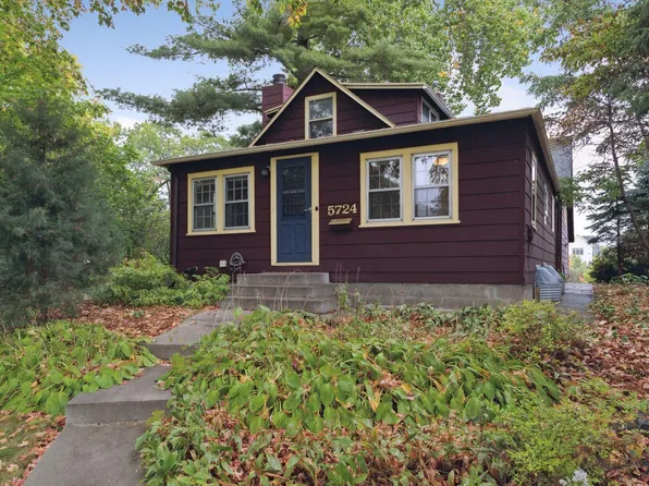 5724 Lynwood Blvd, Mound, MN 55364