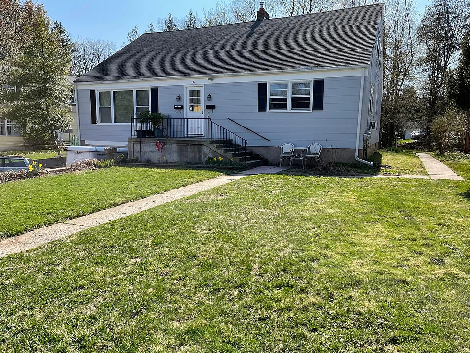 4 Pierson Pl #A