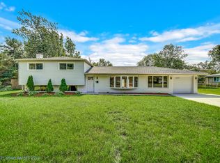 1229 Pfingsten Rd, Glenview, IL 60025