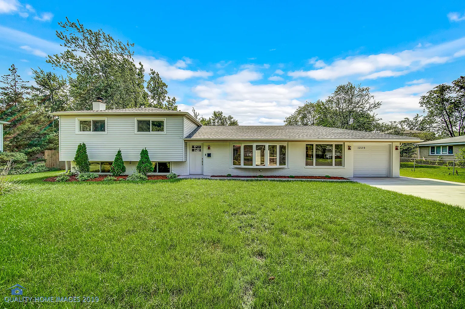 1229 Pfingsten Rd photo 1