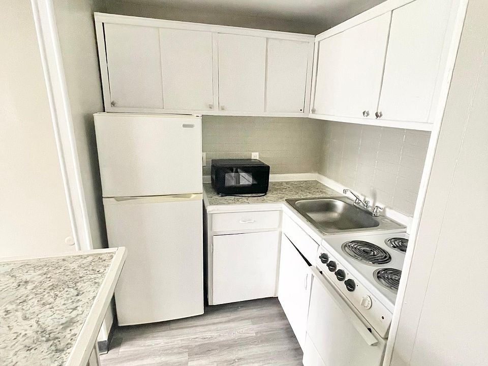 1st image of 153 Hopkins St #10