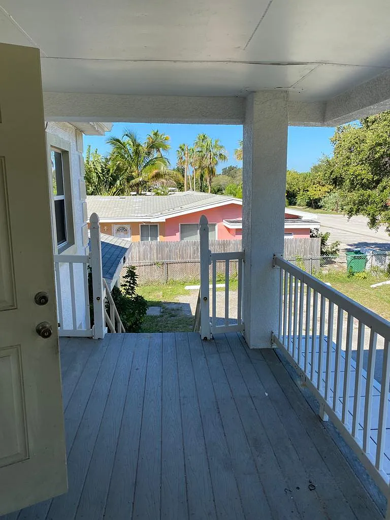 2 bed, 900 sqft, $1,449 — Photo 2