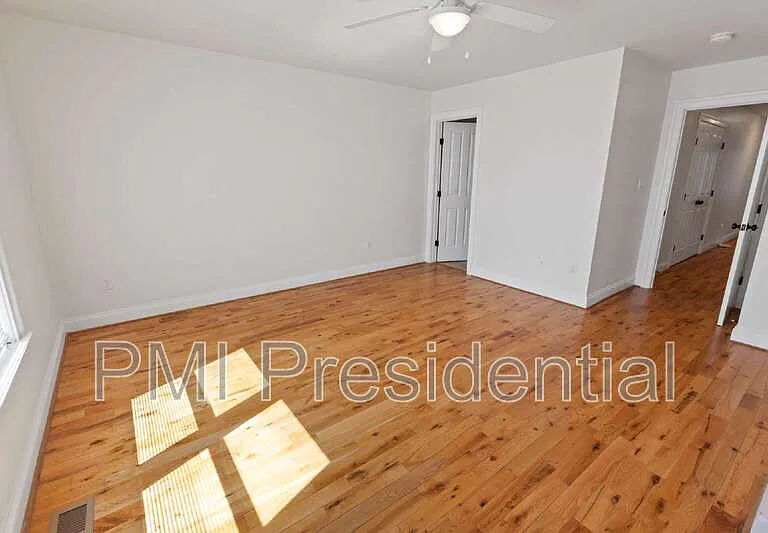 1107 N 27th St — Photo 14