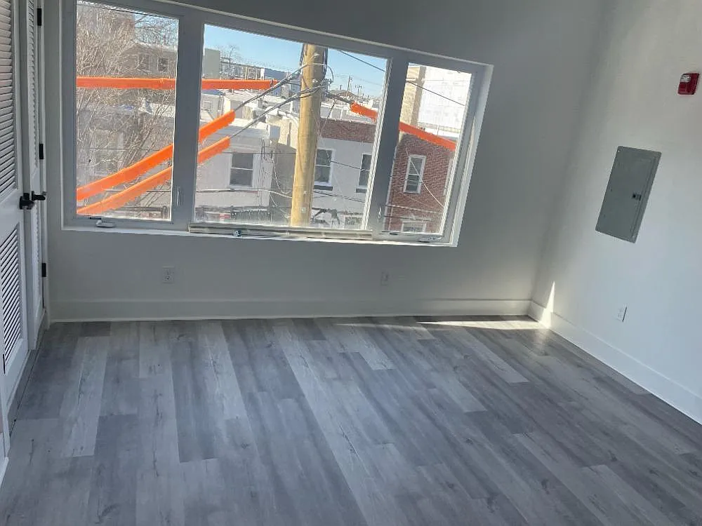 1 bed, 800 sqft, $1,350 — Photo 2