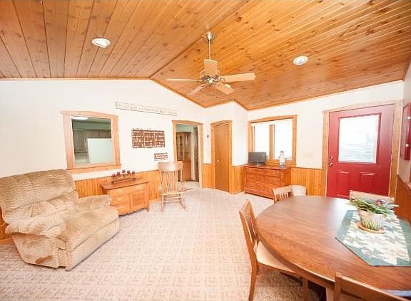 3rd image of 2304 Highland View Ave