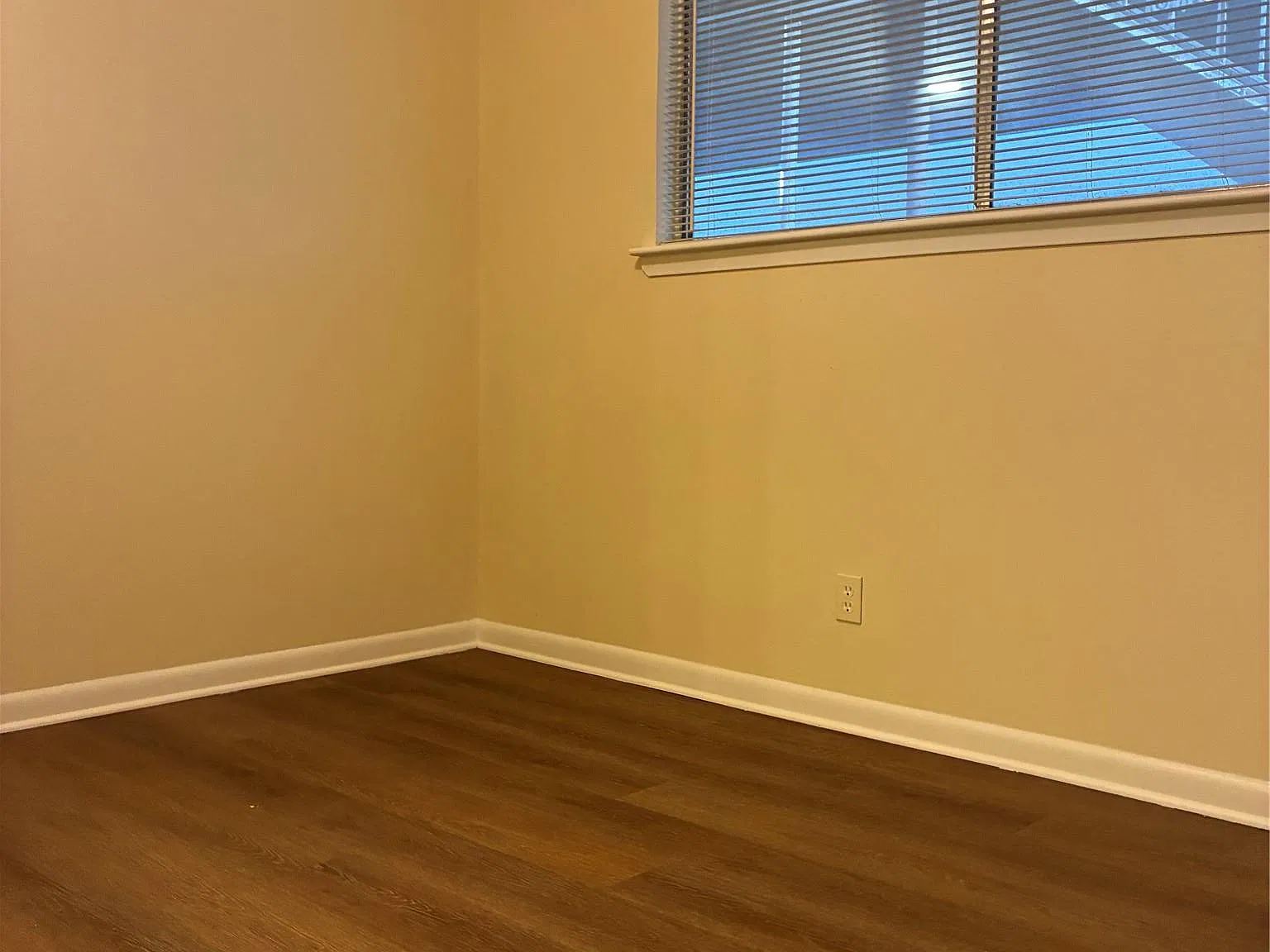 16 bed, 1.0 bath, 450 sqft, $895 — Photo 4