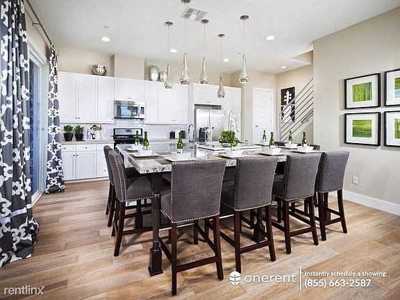 4th image of 1302 N Capitol Ave #1