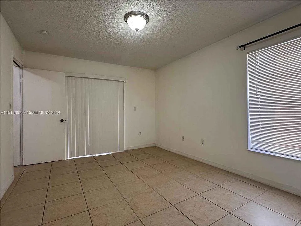 2 bed, 916 sqft, $1,995 — Photo 4