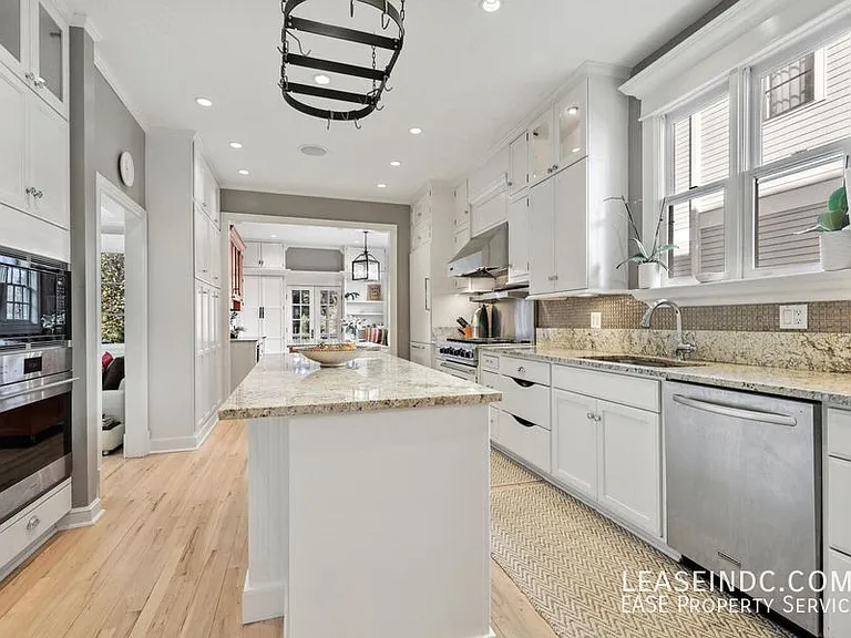 4927 Eskridge Ter NW — Photo 12