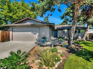 2319 SW Glacier Ave, Redmond, OR 97756