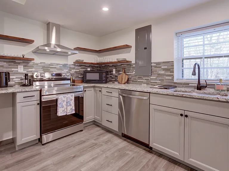 403 Westmoreland Ct — Photo 12